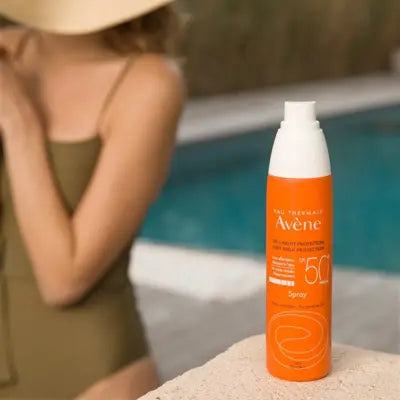 Avène Spray SPF 50+ 200 ml – Protezione Molto Alta, Senza Residui e Resistente all’Acqua